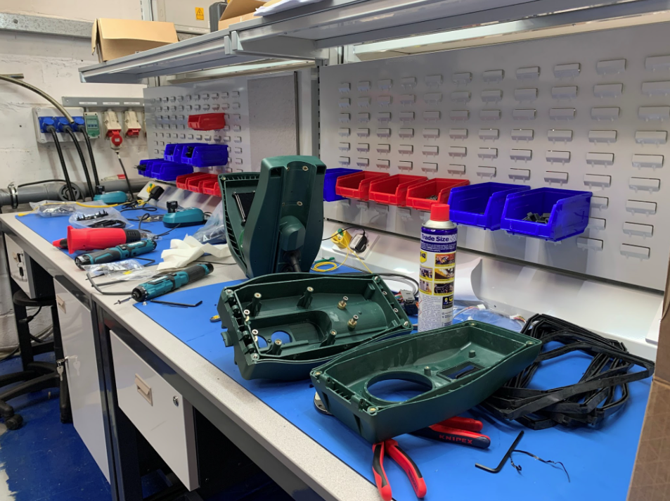 Assembling of Gecko charger on work bench